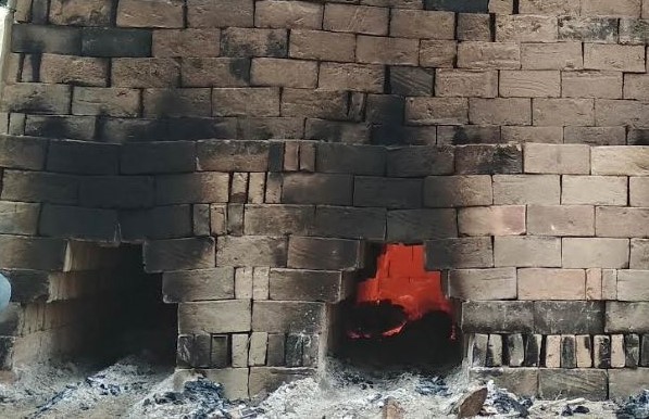 tungku bakar batu bata merah